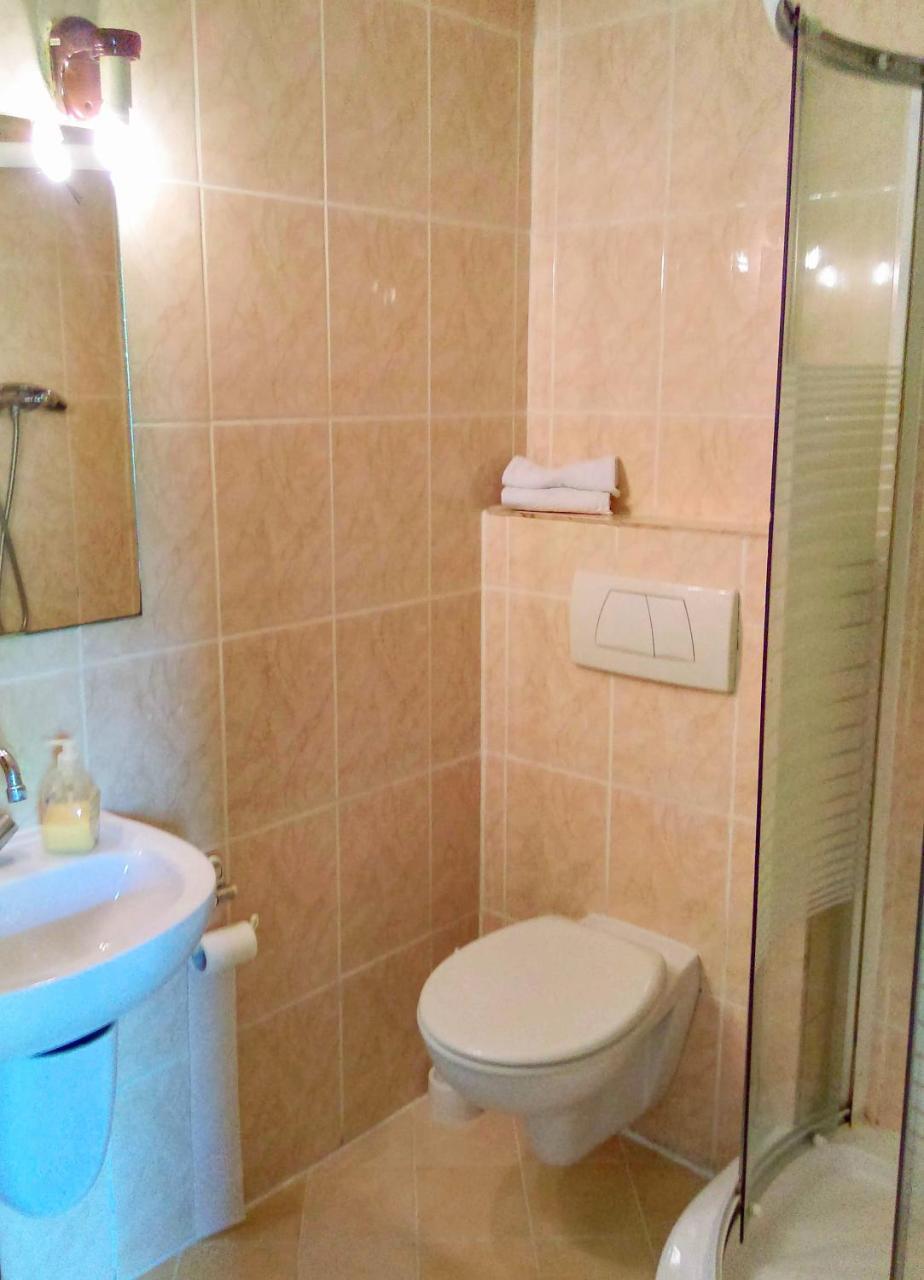 Motel Rezydent Wrocław Buitenkant foto